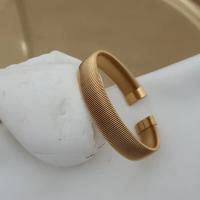 Çelik tırtıklı gold renk bileklik 