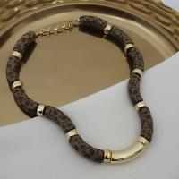 Leopar model gold detaylı kolye