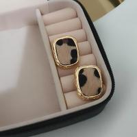 Leopar model gold detaylı küpe 
