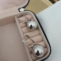 Silver renk küpe top detayli