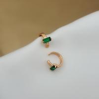 Yesil taşlı kïkırdak küpe